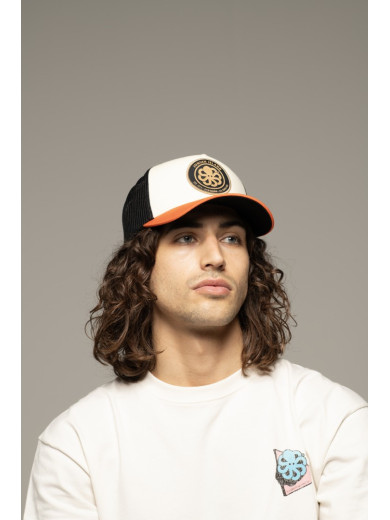 TRUCKER AUTHENTIC  MASTER COACH